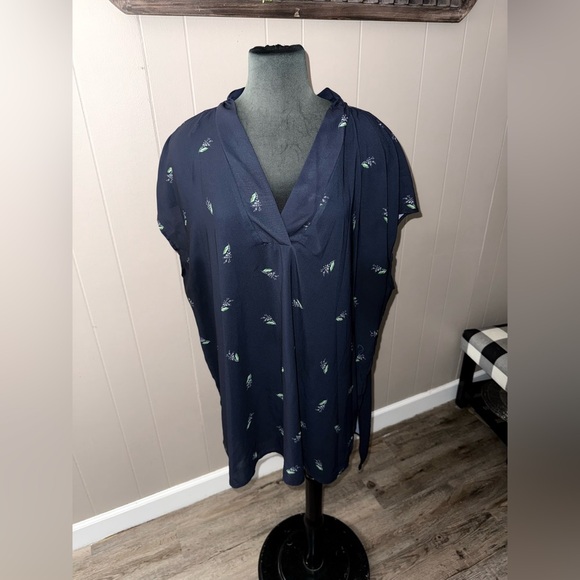 Eloquii Navy and Green Tunic Top - Picture 10 of 10